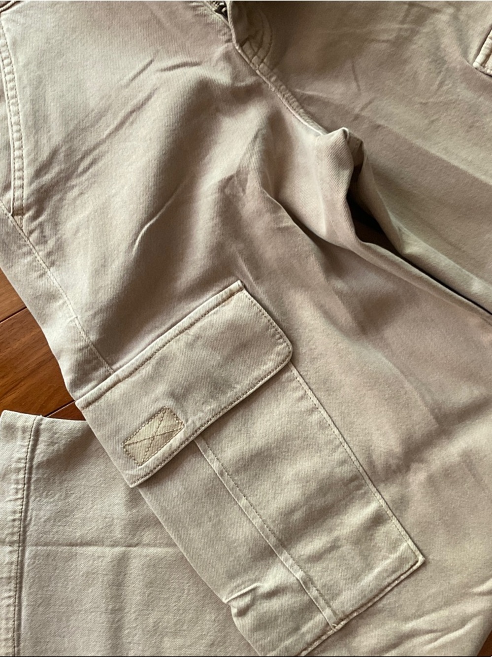 American Eagle Outfitters Light Beige Wide-Leg Cargo Pants - Picture 3 of 4